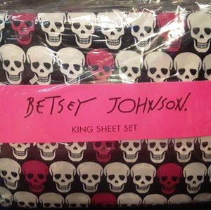 Betsey Johnson King Sheet Set Skull